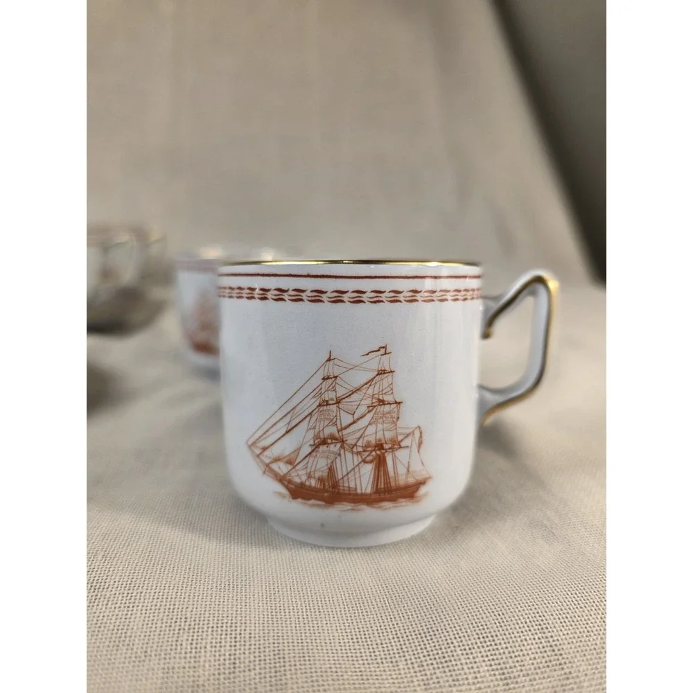 Spode Trade Winds Red Demitasse Cup And Saucer Set. Very Rare Gold‎ Trim